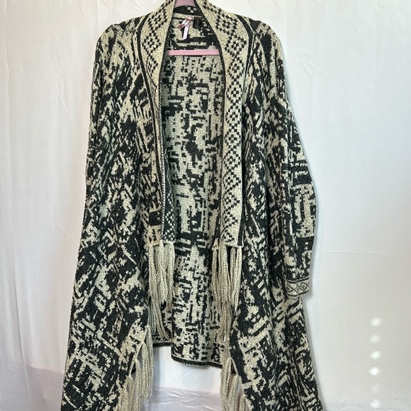 Love By Design Sweaters - Love by Design Medium Blanket Fringe Open Cardigan Like New Aztec Western